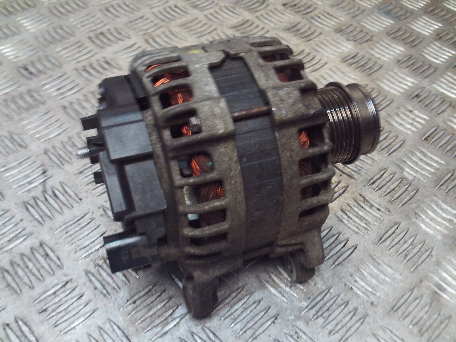 2015 GENUINE VW POLO 6C 1.4 TDI DIESEL ALTERNATOR 04B903023D