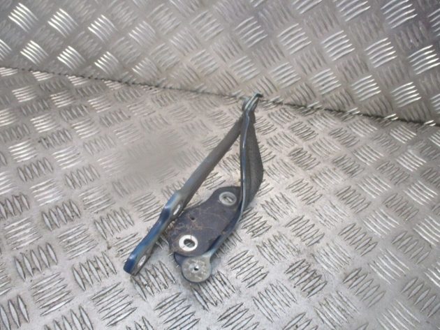 2016 GENUINE SKODA OCTAVIA FRONT LEFT PASSENGER SIDE BONNET HINGE 5E0823301
