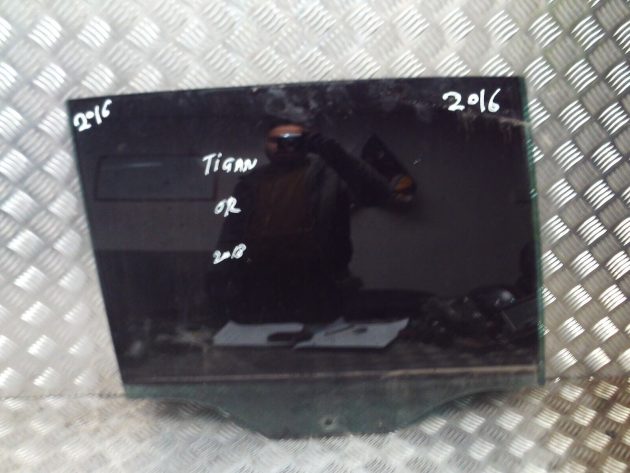 2018 GENUINE VW TIGUAN REAR RIGHT DRIVER SIDE WINDIW GLASS OSR