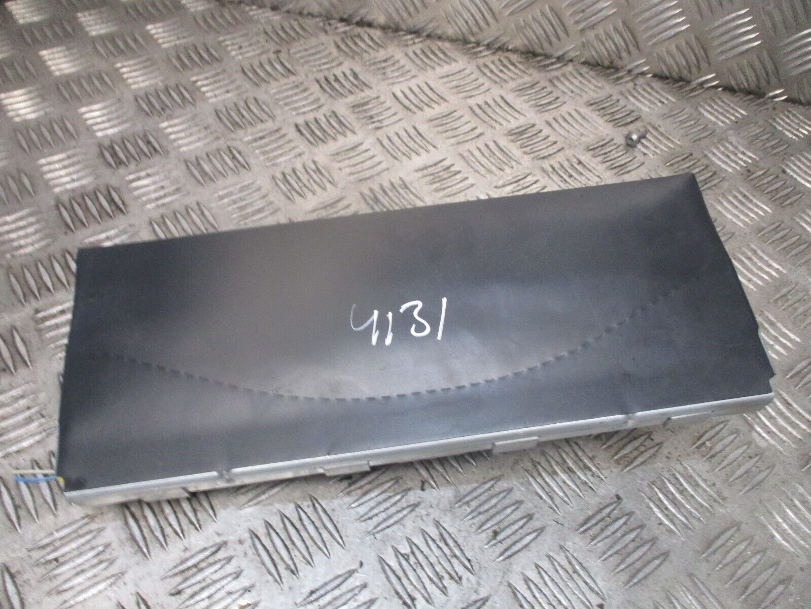 2015 GENUINE VW GOLF MK7 FRONT RIGHT DRIVER SIDE KNEE BAG 5G2880842D - Image 2