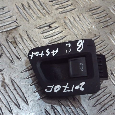 2017 GENUINE VW PASSAT B8 TAILGATE BOOT LID RELEASE SWITCH BUTTON 3G0959831