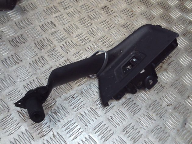 2017 GENUINE VW PASSAT B8 FRONT LEFT PASSENGER SIDE WINDOW SWITCH 5G0959855M - Image 3