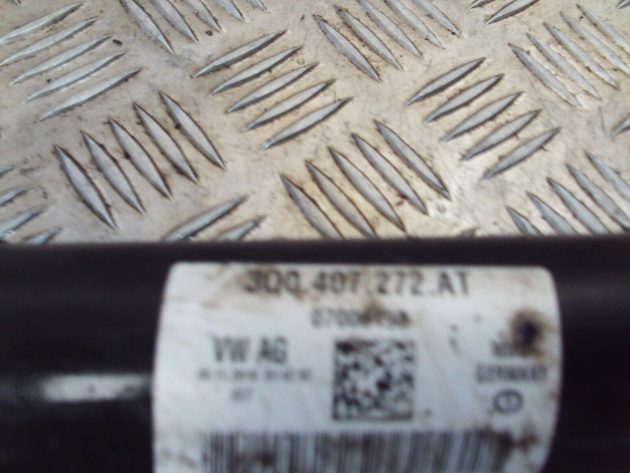 2017 GENUINE VW PASSAT B8 FRONT RIGHT DRIVER SIDE DRIVESHAFT 3Q0407272AT - Image 2