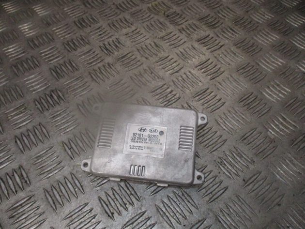 2019 HYUNDAI IONIQ FRONT DRIVER HEADLIGHT BALLAST CONTROL MODULE 92101G2200 OEM - Image 2