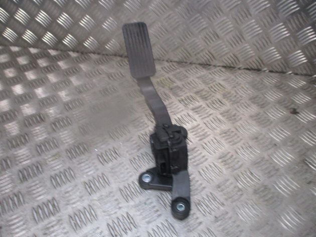 2019 GENUINE HYUNDAI IONIQ ACCELERATOR THROTTLE PEDAL 35191G2100 - Image 2