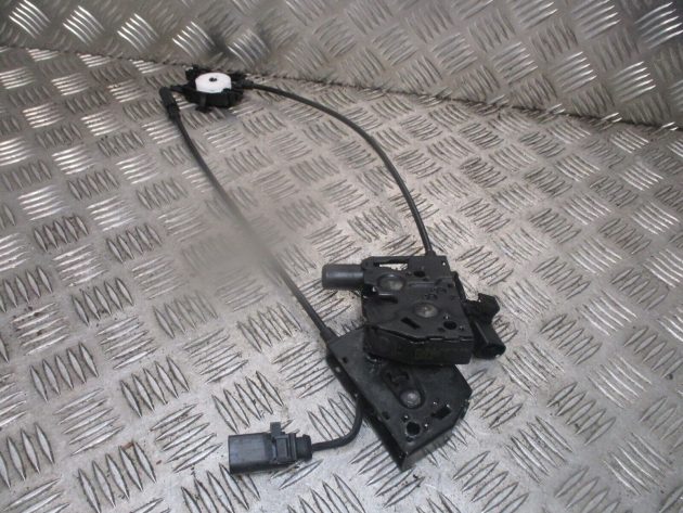 2015 GENUINE AUDI A3 8V FRONT BONNET LOCK CATCH MECHANISM 8V0823509 - Image 2