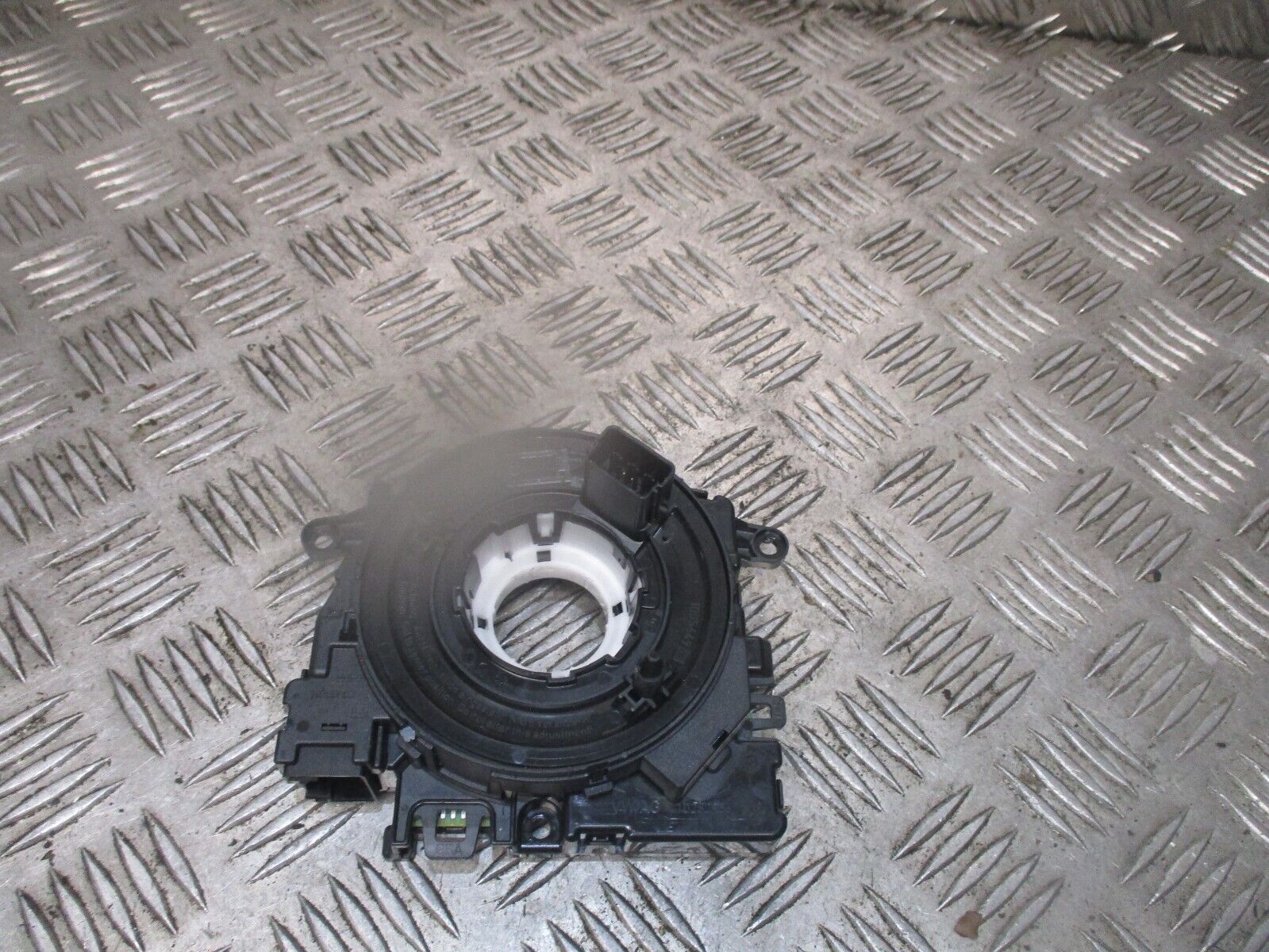 2015 GENUINE AUDI A3 8V STEERING WHEEL SLIP RING SQUIB 5Q1953549 - Image 2