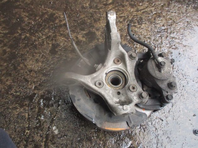 2019 GENUINE HYUNDAI IONIQ 1.8 HYBRID FRONT LEFT PASSENGER SIDE HUB NSF - Image 3