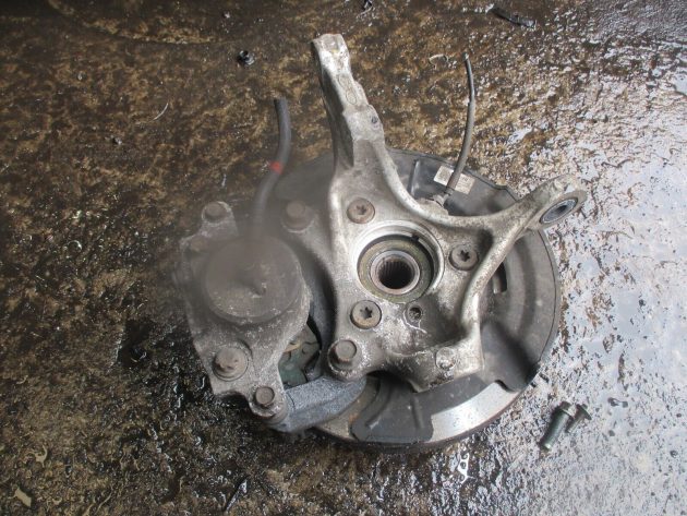 2019 GENUINE HYUNDAI IONIQ 1.8 HYBRID FRONT RIGHT DRIVER SIDE HUB OSF - Image 3