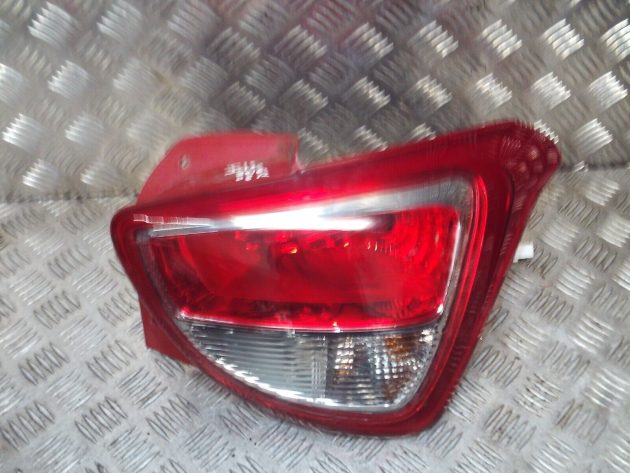 2016 GENUINE HYUNDAI I10 REAR RIGHT DRIVER SIDE TAILLIGHT LAMP 92402-B9000 - Image 2