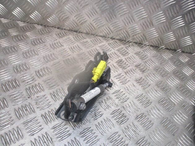 2015 GENUINE AUDI A3 8V FRONT LEFT PASSENGER SIDE BONNET HINGE 8V0823301F