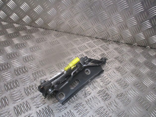 2015 GENUINE AUDI A3 8V FRONT RIGHT DRIVER SIDE BONNET HINGE 8V0823302F