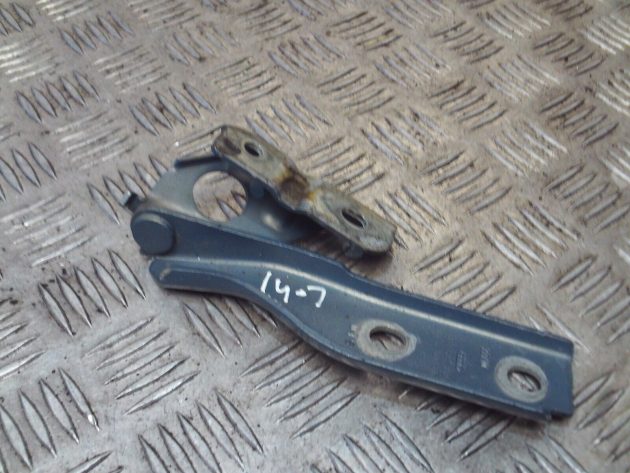 2012 GENUINE AUDI A3 8P FRONT RIGHT DRIVER SIDE BONNET HINGE 8P0823302B - Image 2