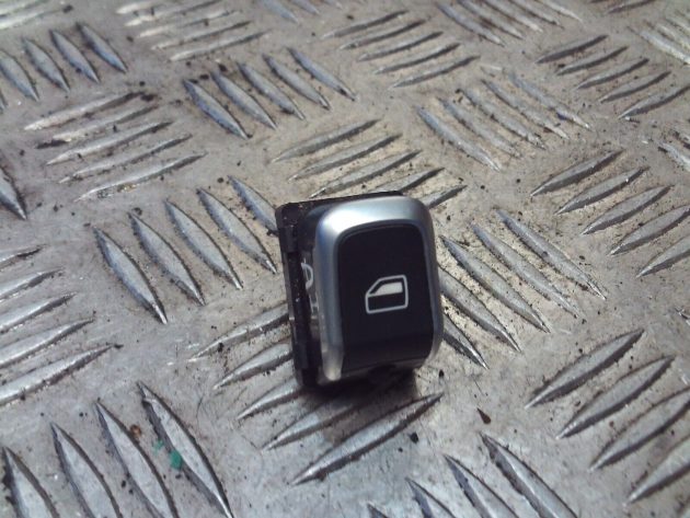 2017 GENUINE AUDI A1 FRONT LEFT PASSENGER SIDE WINDOW SWITCH - Image 3