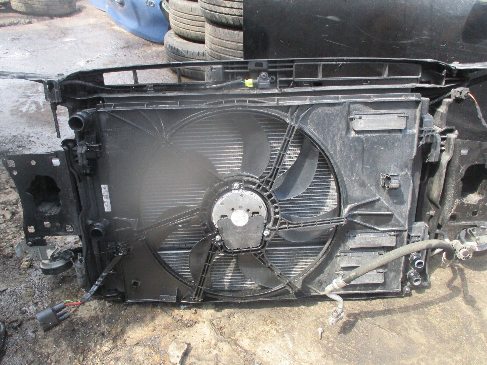 2015 GENUINE VW GOLF MK7 1.6TDI FRONT COMPLETE RAD PACK RADIATOR 5Q0121251EC - Image 3