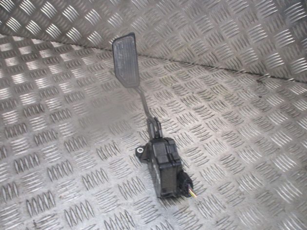 2015 GENUINE TOYOTA PRIUS HYBRID ACCELERATOR THROTTLE PEDAL 7811047011 - Image 2