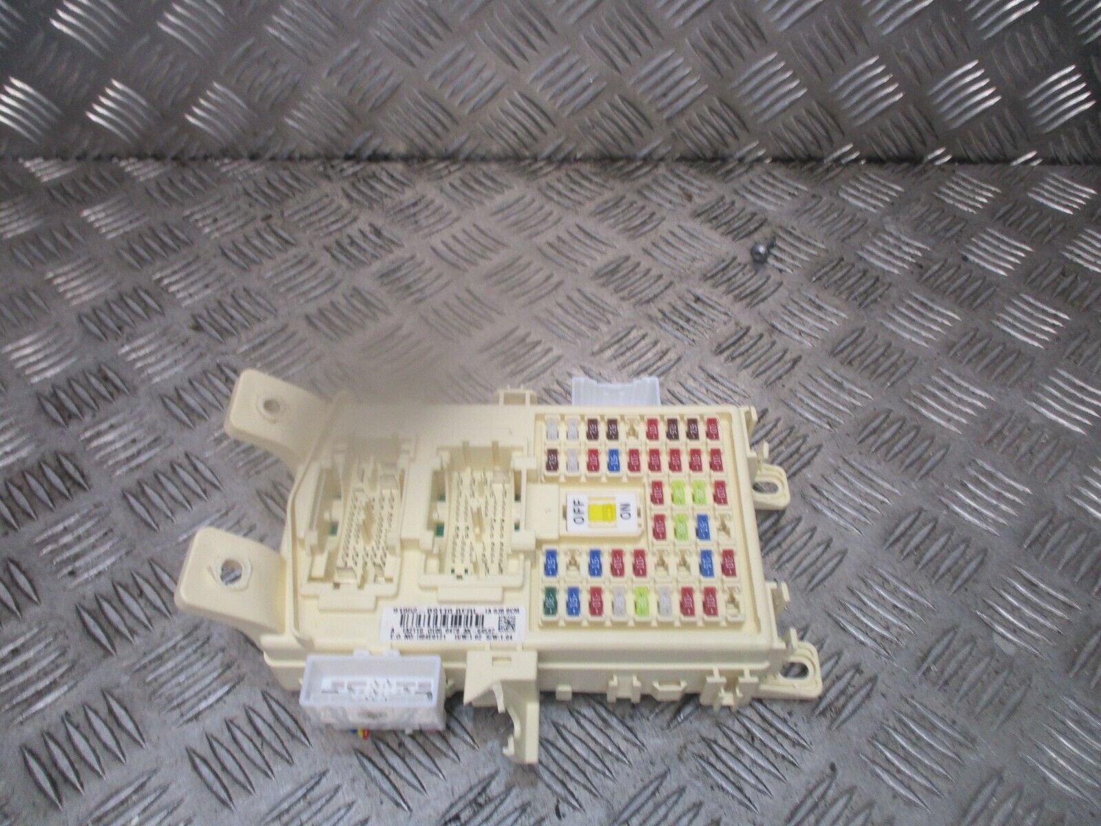 2015 GENUINE HYUNDAI I10 BCM BODY CONTROL FUSE BOX UNIT 91952B9110