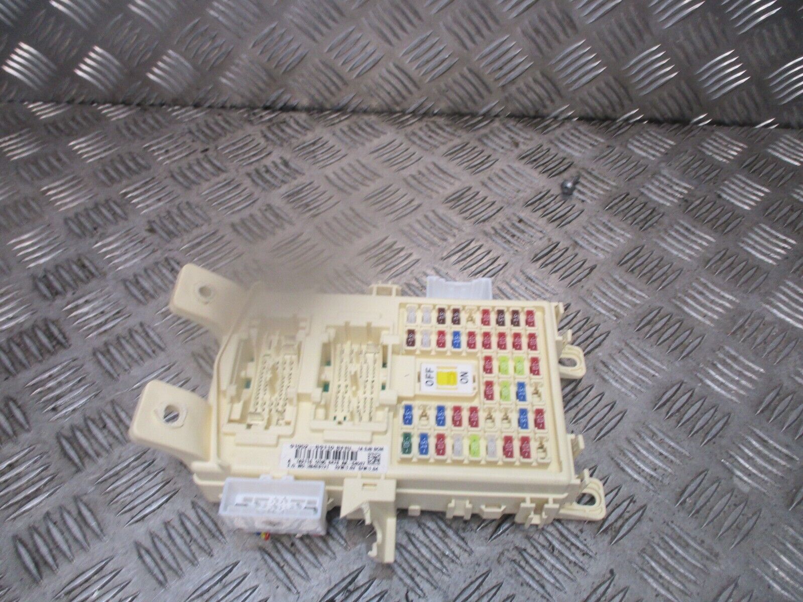 2015 GENUINE HYUNDAI I10 BCM BODY CONTROL FUSE BOX UNIT 91952B9110 - Image 2