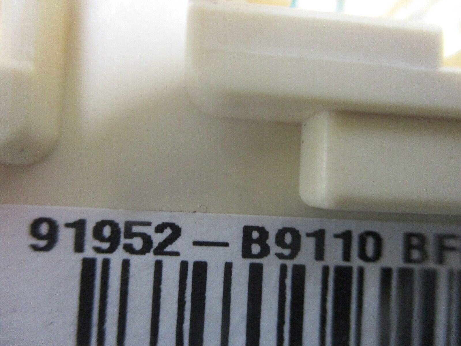 2015 GENUINE HYUNDAI I10 BCM BODY CONTROL FUSE BOX UNIT 91952B9110 - Image 4