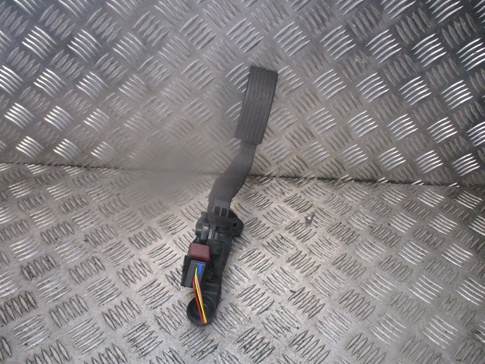 2015 GENUINE HYUNDAI I10 ACCELERATOR THROTTLE PEDAL 32700XXXXX