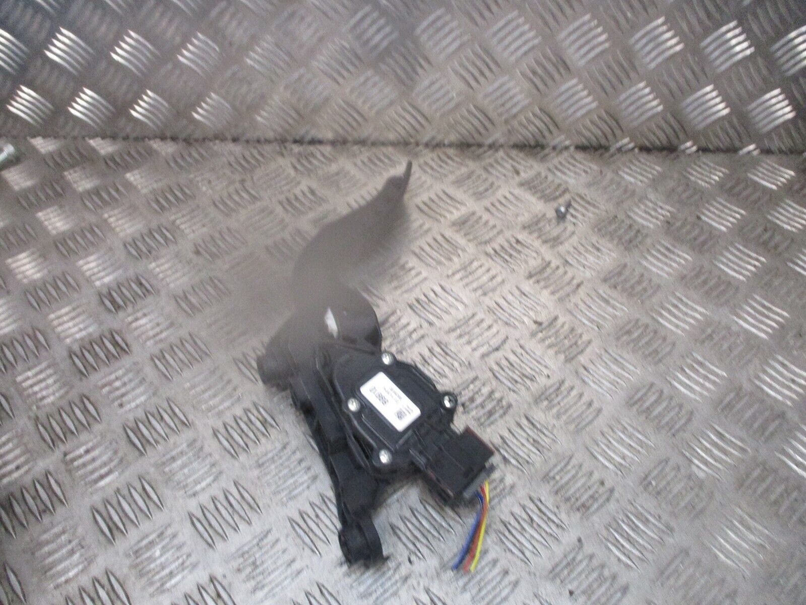 2015 GENUINE HYUNDAI I10 ACCELERATOR THROTTLE PEDAL 32700XXXXX - Image 3