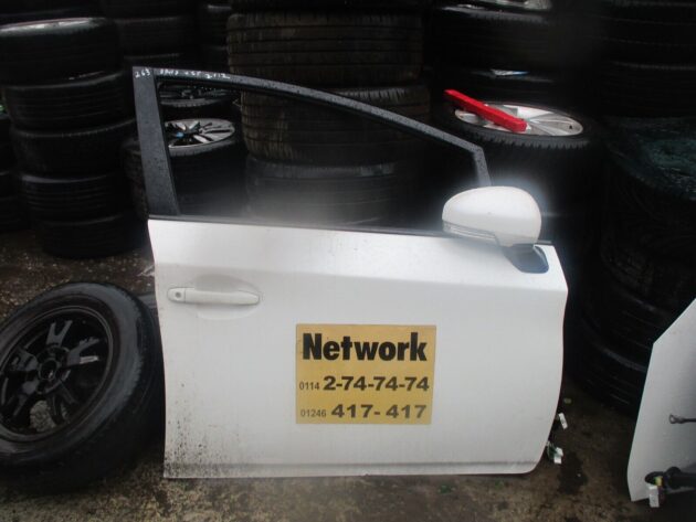 2012 GENUINE TOYOTA PRIUS FRONT RIGHT DRIVER SIDE BARE SHELL DOOR OSF - Image 2