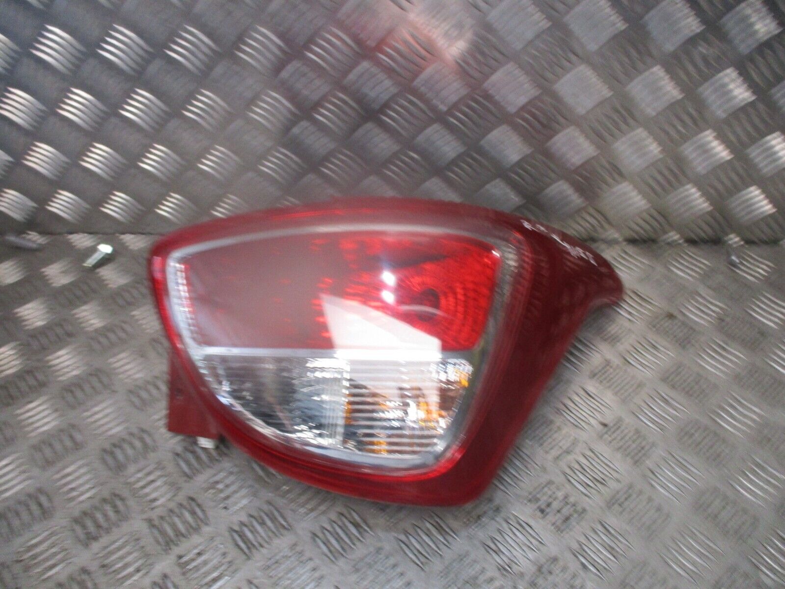 2015 GENUINE HYUNDAI I10 REAR RIGHT DRIVER SIDE BODY TAILLIGHT LAMP