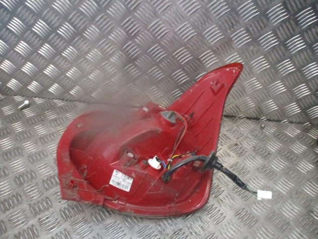 2015 GENUINE HYUNDAI I10 REAR LEFT PASSENGER SIDE TAILLIGHT LAMP 92401B9000 - Image 3