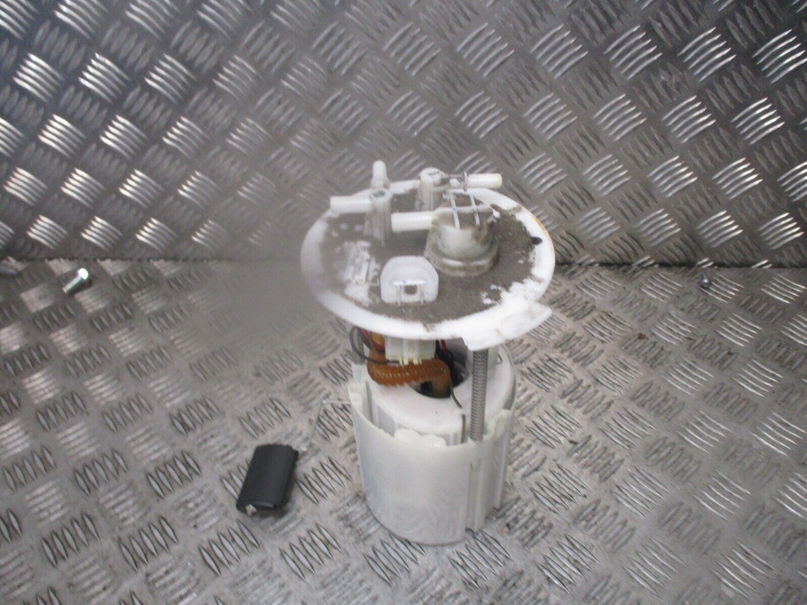 2015 GENUINE HYUNDAI I10 IN TANK FUEL PUMP SENDER UNIT 31110B9000