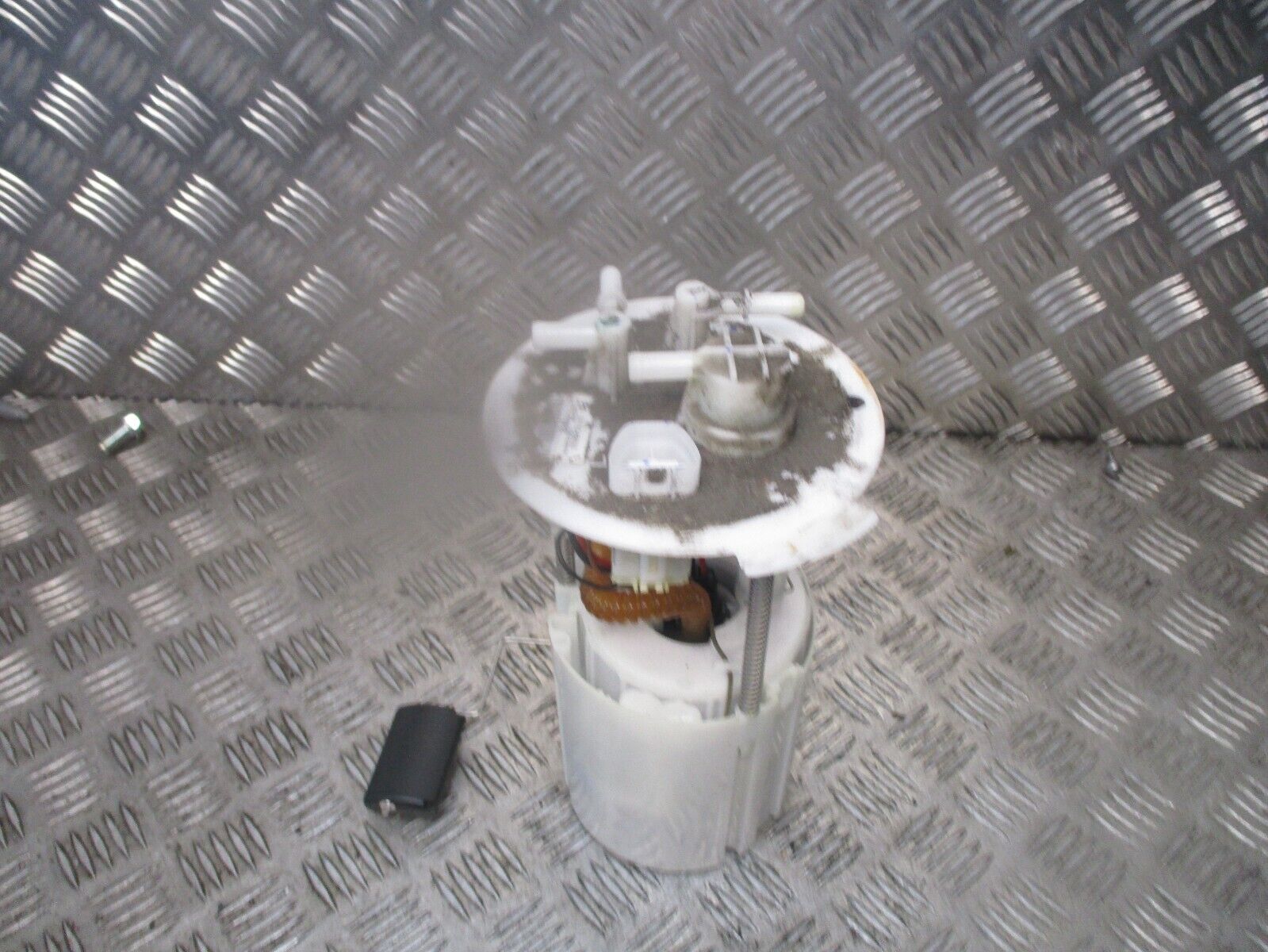 2015 GENUINE HYUNDAI I10 IN TANK FUEL PUMP SENDER UNIT 31110B9000 - Image 2