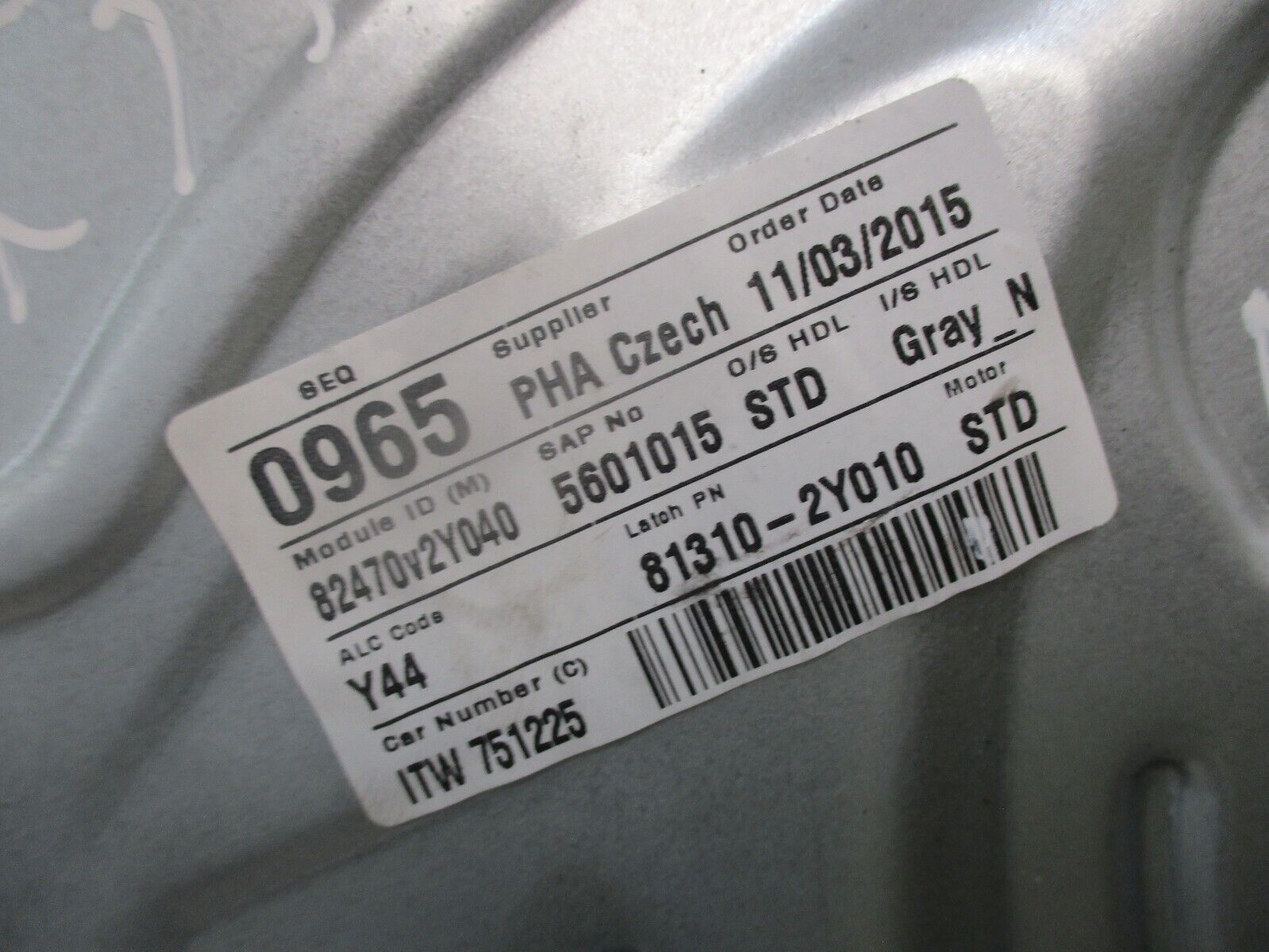 2015 GENUINE HYUNDAI IX35 FRONT RIGHT DRIVER SIDE WINDOW REGULATER 81310-2Y010 - Image 2