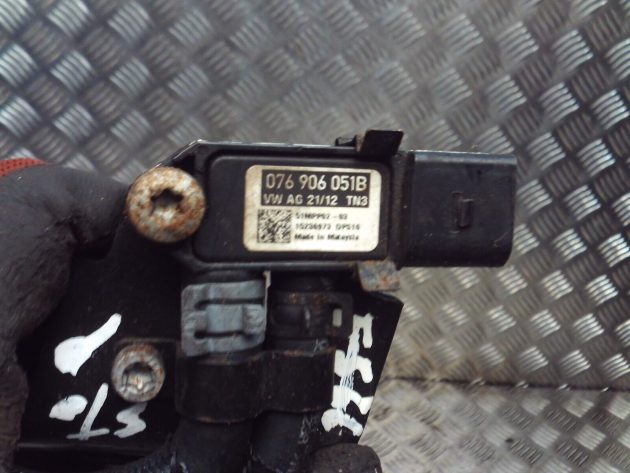 2012 GENUINE VW AUDI SEAT SKODA DPF DIFFERENTIAL PRESSURE SENSOR 076906051B - Image 2
