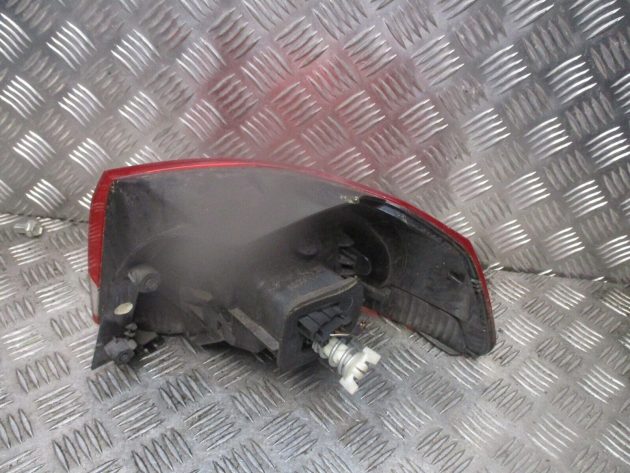 2010 GENUINE VW GOLF MK6 REAR LEFT PASSENGER SIDE BODY TAILLIGHT LAMP - Image 3