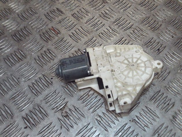2013 GENUINE AUDI A4 REAR LEFT PASSENGER SIDE WINDOW MOTOR 8K0959811A - Image 3