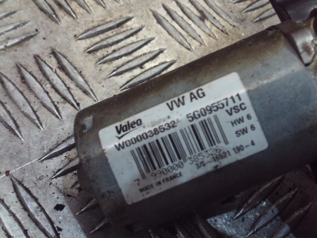 2015 GENUINE VW GOLF MK7 REAR WINDSCREEN WIPER MOTOR 5G0955711 - Image 2