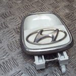 2014 GENUINE HYUNDAI I10 REAR TAILGATE BOOT BADGE HANDLE