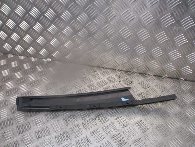 2019 GENUINE AUDI A3 8V FRONT RIGHT DRIVER SIDE DOOR PILLAR TRIM 8V4837902 - Image 3