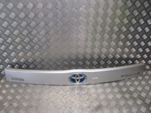 2012 GENUINE TOYOTA PRIUS REAR TAILGATE BOOT-LID TRIM COVER & BADGE 76801-47070