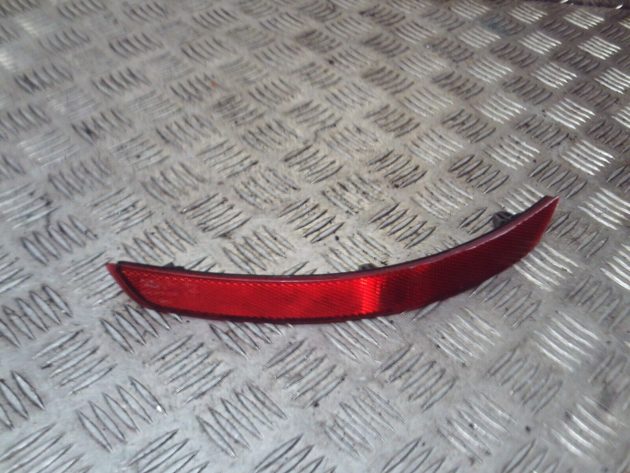 2014 AUDI A3 8V CONVERTIBLE REAR RIGHT SIDE BUMPER REFLECTOR LIGHT 8V5945106A - Image 3