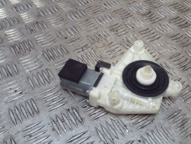 2016 GENUINE VW PASSAT B8 REAR RIGHT DRIVER SIDE WINDOW MOTOR 5Q4959801D - Image 2