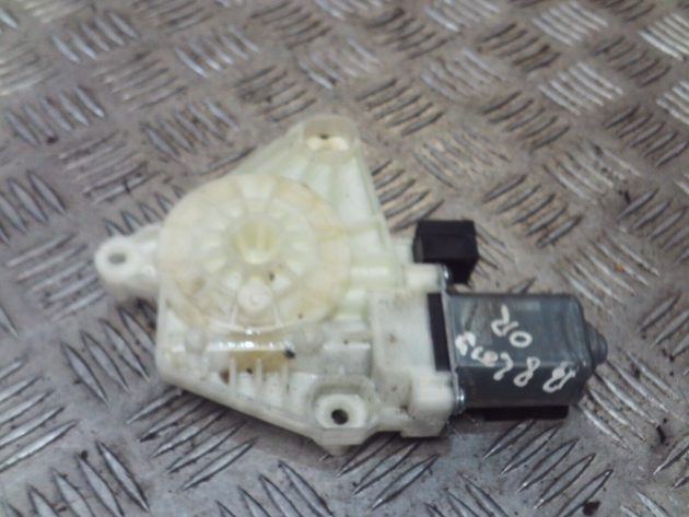 2016 GENUINE VW PASSAT B8 REAR RIGHT DRIVER SIDE WINDOW MOTOR 5Q4959801D - Image 3