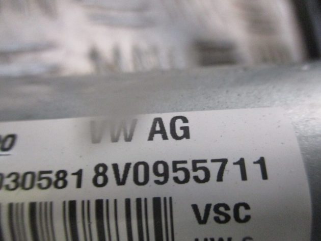 2014 GENUINE AUDI A3 8V REAR WINDSCREEN WIPER MOTOR 8V0955711 - Image 3