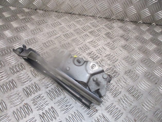2014 GENUINE AUDI A3 8V FRONT LEFT PASSENGER SIDE BONNET HINGE 8V0823301F - Image 3
