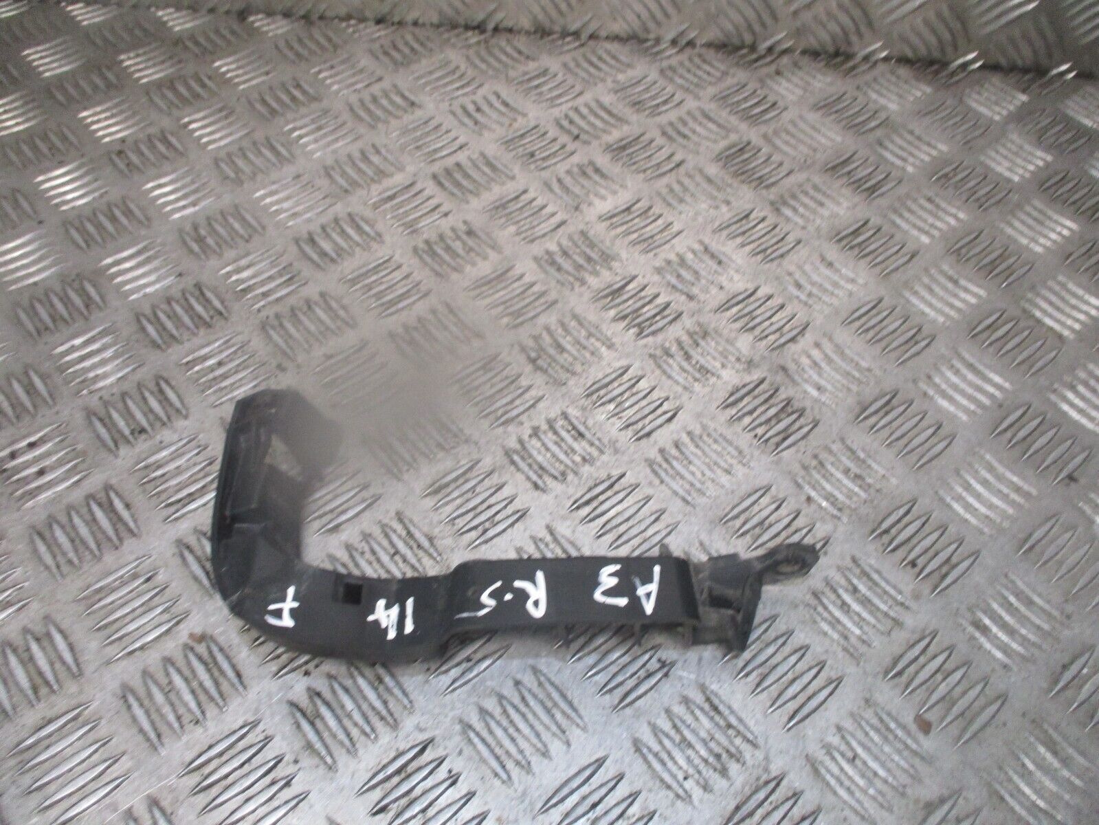 2014 AUDI A3 8V FRONT RIGHT DRIVER SIDE BUMPER MOUNT BRACKET 8V3807184A OEM