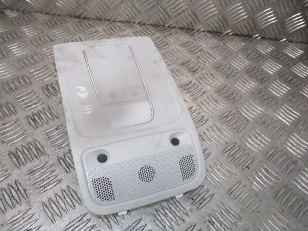 2014 GENUINE AUDI A3 8V FRONT INTERIOR ROOF READING LIGHT LAMP 8V0947135A - Image 2