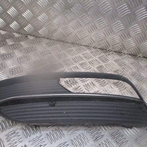 2014 GENUINE AUDI A3 8V FRONT LEFT PASSENGER SIDE LOWER BUMPER GRILL 8V3807681A