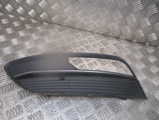 2014 GENUINE AUDI A3 8V FRONT LEFT PASSENGER SIDE LOWER BUMPER GRILL 8V3807681A - Image 2