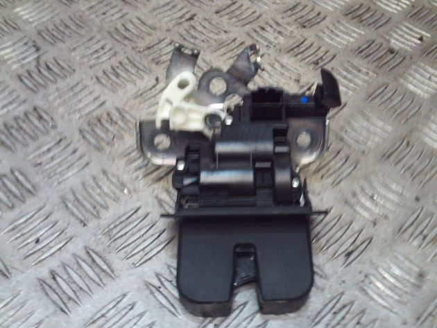 2015 GENUINE AUDI A3 8V REAR TAILGATE BOOT LOCK MECHANISM 4H0827505A - Image 3
