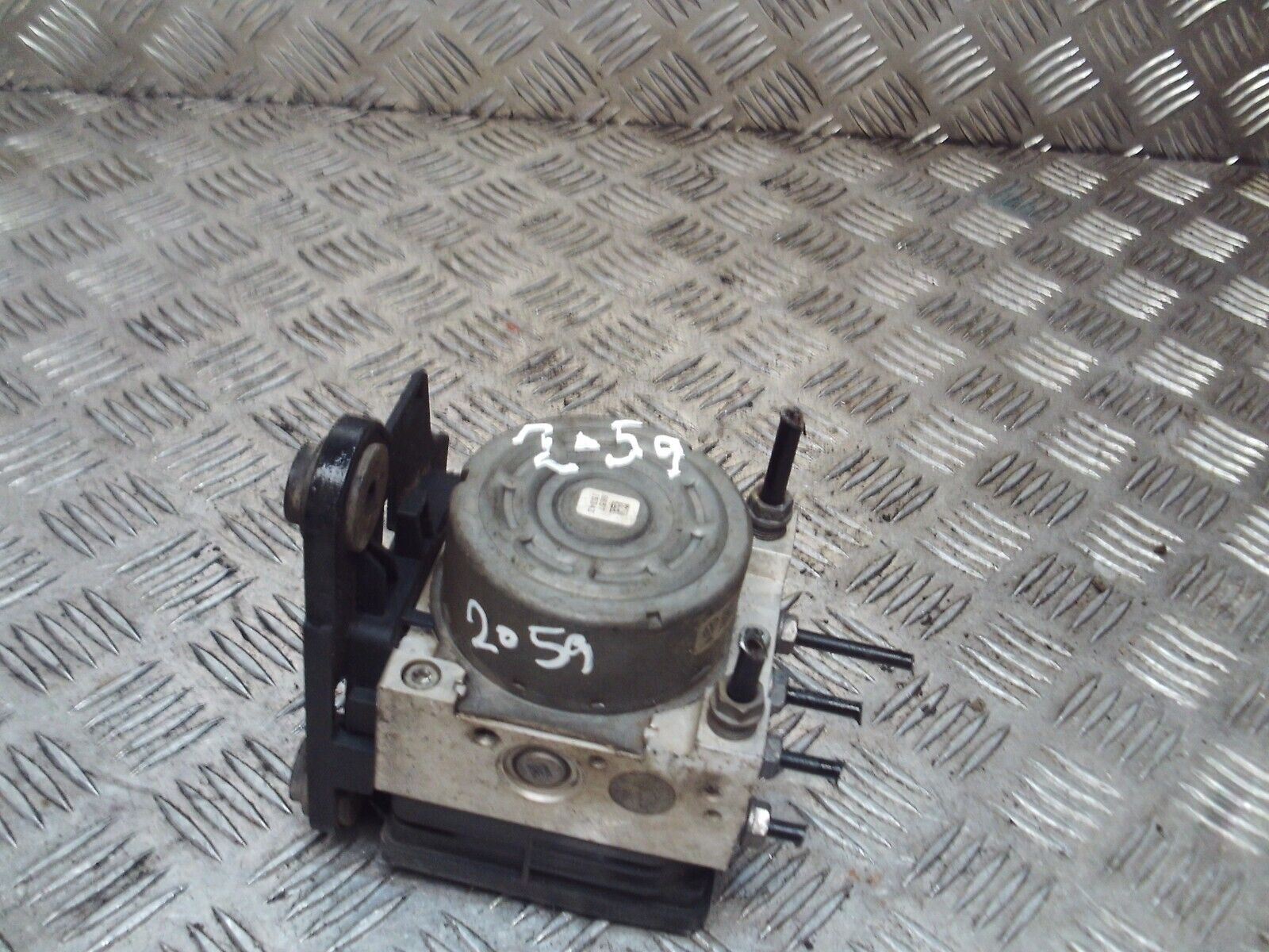 2015 GENUINE AUDI A3 8V ABS PUMP CONTROL UNIT MODULE 5Q0614517K 5Q0907379L - Image 3