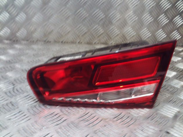 2015 AUDI A3 8V 3DR INNER REAR RIGHT DRIVER SIDE TAILLIGHT LAMP 8V3945076 OEM - Image 2